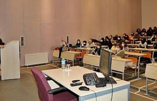 ÇAKÜ’de fitoterapinin beslenmedeki yeri konuşuldu