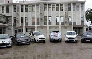 Çalıntı ve hacizli lüks araçları ’çenç’...