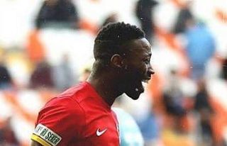 Carlos Mane ilk golünü attı