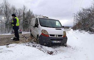 Çatalca’da kar yağışı kazayı da beraberinde...
