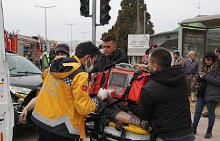 Cenazeden dönen araç kaza yaptı: 4 ağır yaralı