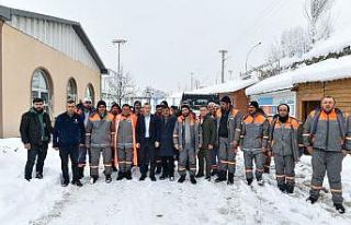 Çınar, temizlik personellerine teşekkür ziyaretinde...