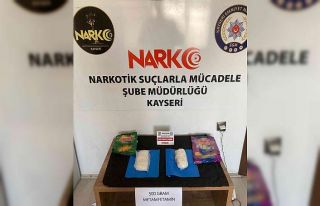 Cips poşetinden uyuşturucu çıktı