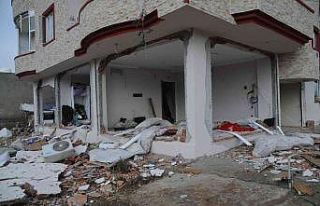 Cizre’de iki katlı evde tüp patladı:3 Yaralı