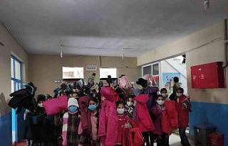 Çocuklar için bot ve mont çağrısı karşılık...