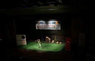 Çocuklar tiyatro oyunuyla doyasıya eğlendi