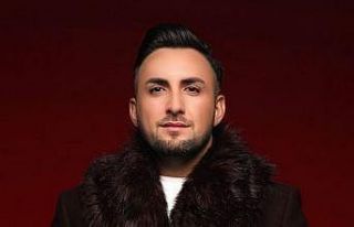 Çocukluğundan gelen modacı hayalini gerçekleştiren...