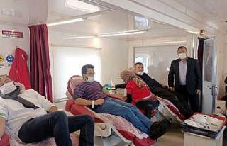 Çorumlu esnaf kan bağışında bulundu