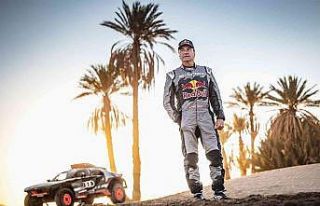 Dakar Rallisi’nin dördüncü gününde Carlos Sainz...