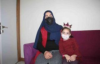 Depremde eşini ve oğlunu kaybeden, kızı ile enkazdan...