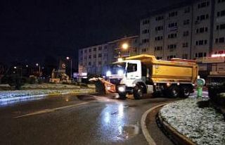 Derince’de kar timleri çalışmalarına devam ediyor