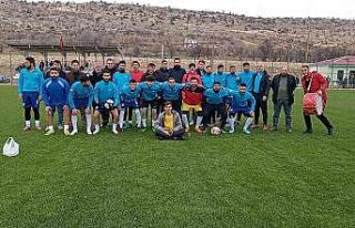 Dicle Gençlikspor ile Bismil Ova Yıldızları Gençlikspor...