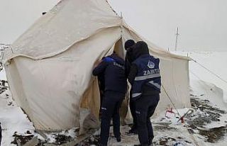 Diyarbakır Büyükşehir Belediyesi çadırda yaşayan...