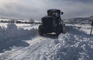 Diyarbakır’da kapalı yollar bir bir açılıyor,...
