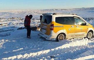Diyarbakır’da karda mahsur kalan 1’i bebek 5...