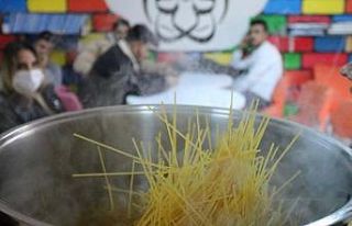 ’Dünya Spagetti Günü’nde tencereyle makarna...