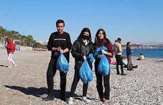 Dünyaca ünlü sahile 750 kilometre uzaklıktan öğrenci...