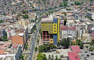 ’Dünyanın en saçma binası’na ilk kazma vuruldu