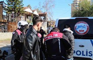 ’Dur’ ihtarına uymadılar, kovalamaca sonucu...