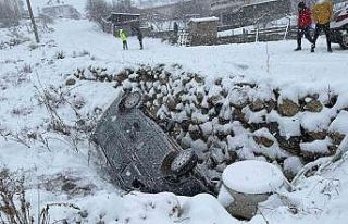 Dursunbey’de kar kazaları da beraberinde getirdi