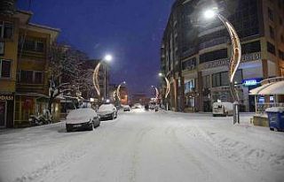 Dursunbey’de kar yağışı etkili oldu