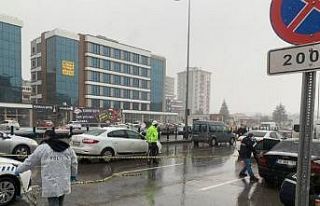 Duruşma sonrasında aracında silahlı saldırıya...