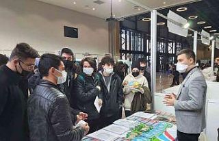 Düzce Üniversitesi Kocaeli’de öğrencilerle buluştu