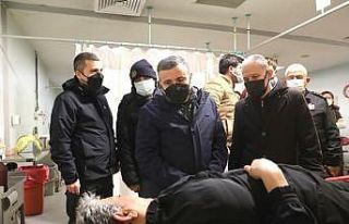 Düzce Valisi Atay kazazedeleri ziyaret etti