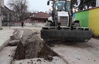 Düzce’de ara sokaklarda yağmur hattı yapılıyor