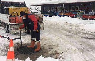 Düzce’de kar mesaisi aralıksız devam ediyor