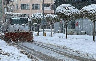 Düzce’de yoğun kar yağışı devam ediyor