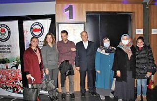 Eğitim-Bir-Sen üyeleri "Kesişme: İyi ki Varsın...