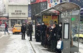 Elazığ beyaz gelinliğini giydi