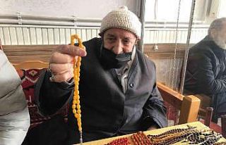 Elazığ’da asırlık tespihler çay ocağında...