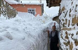 Elazığ’da kar kalınlığı 2 buçuk metreyi buldu,...
