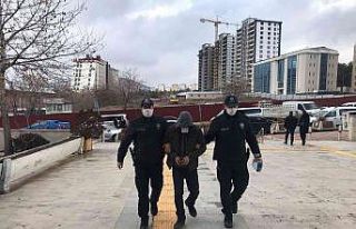 Elazığ’da spor tesisinden hurda malzeme çalan...