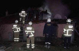 Elektrik kontağında çıkan yangında tek katlı...