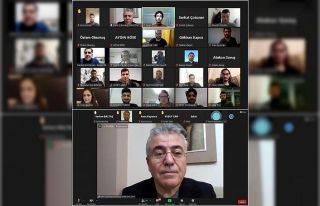 Elektrikli araç yola çıkmadan öğrenciler mezun...