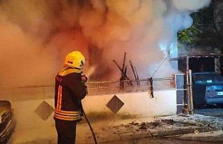 Elektrikli soba 4 katlı binayı yakıyordu