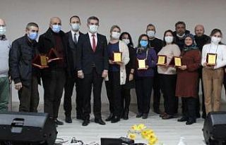 Emekli olan 12 personele plaket töreni yapıldı