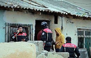 Emekli polise hırsız şoku