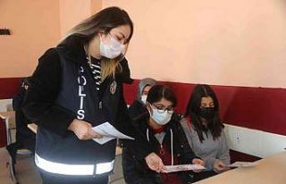 Erciş’te jandarma, polis ve sosyologlar evleri...