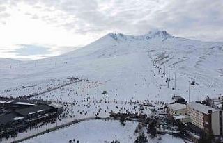 Erciyes hafta sonu 30 bini aşkın ziyaretçiyi ağırladı