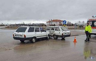 Ereğli’de otomobiller çarpıştı: 3 yaralı