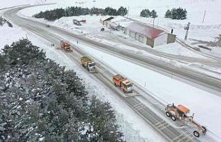 Erzincan’da kar ve tipi, karayolu, demiryolu ile...