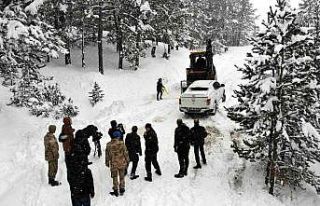 Erzincan’da kar ve tipiden 123 köy yolu ulaşıma...