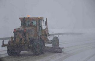Erzincan’da kar ve tipiden 38 köy yolu ulaşıma...
