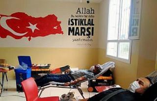 Erzin’de eğitimcilerden kan bağışı