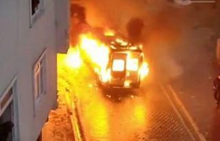 Esenyurt’ta işçi servisi alev topuna döndü