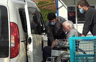 Eşini öldürdü, cezaevine tekerlekli sandalyeyle...